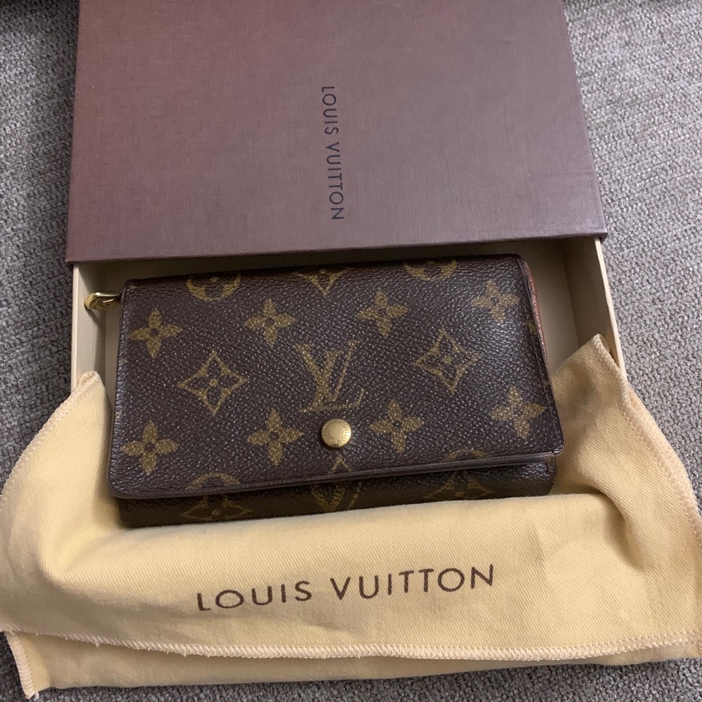 AUTHENTIC LOUIS VUITTON PORTEFEIULLE TRESOR WALLET